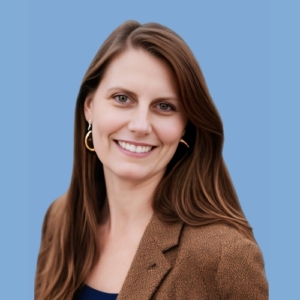 Linda Reynolds headshot